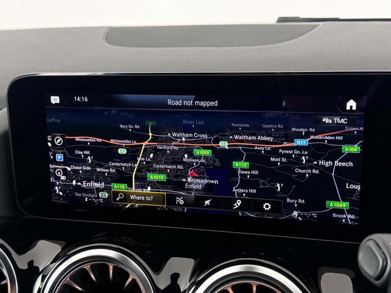 Mercedes-Benz GLA thumbnail Infotainment System