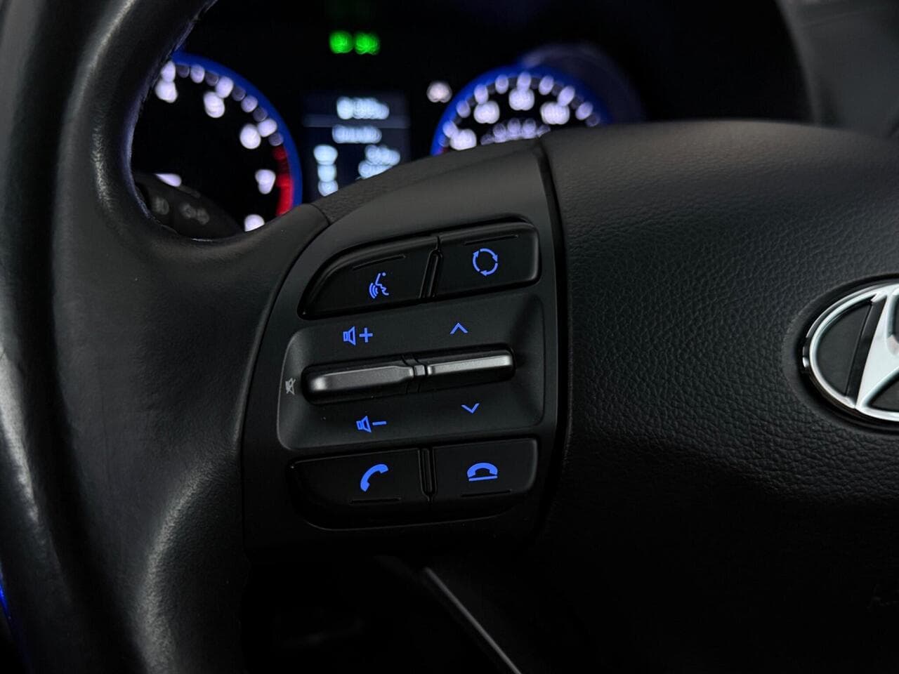 Hyundai KONA thumbnail Misc Controls