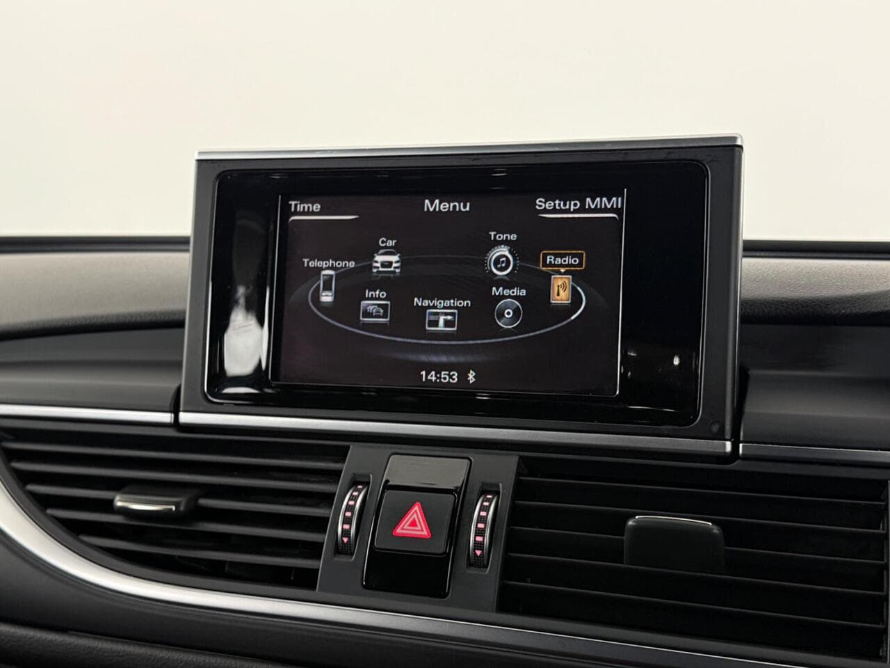 Audi A6 Avant thumbnail Infotainment System