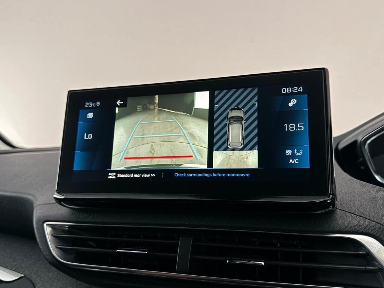 Peugeot 3008 thumbnail Infotainment System