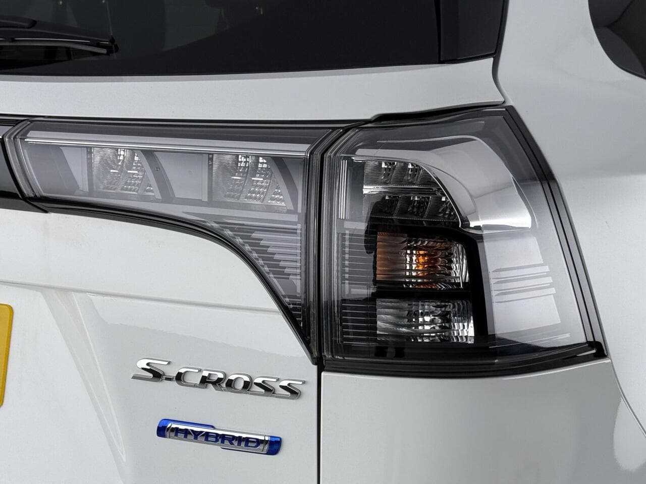 Suzuki S-Cross thumbnail Lights Front