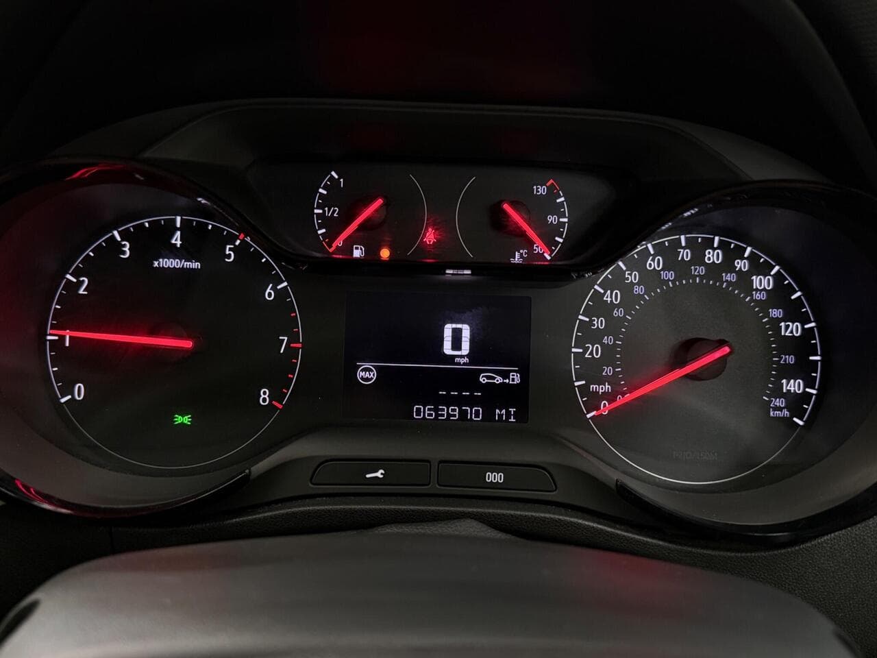 Vauxhall Crossland X thumbnail Driver Instruments
