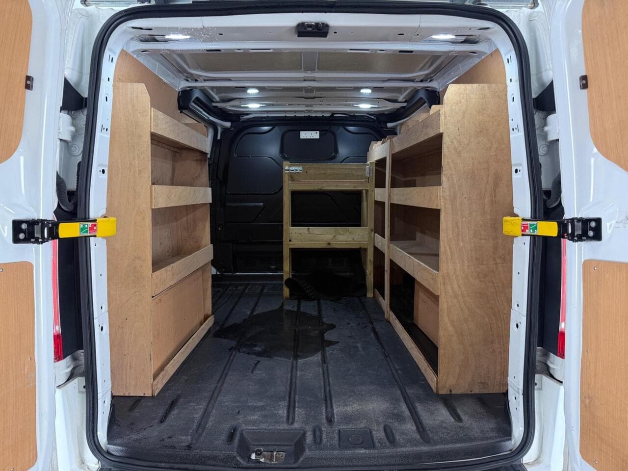 Ford Transit Custom thumbnail Cargo Space
