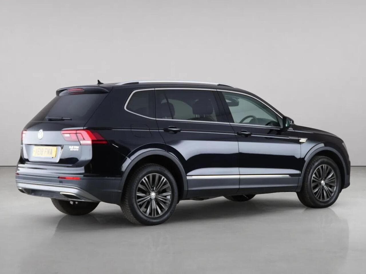 Volkswagen Tiguan Allspace thumbnail Side Right