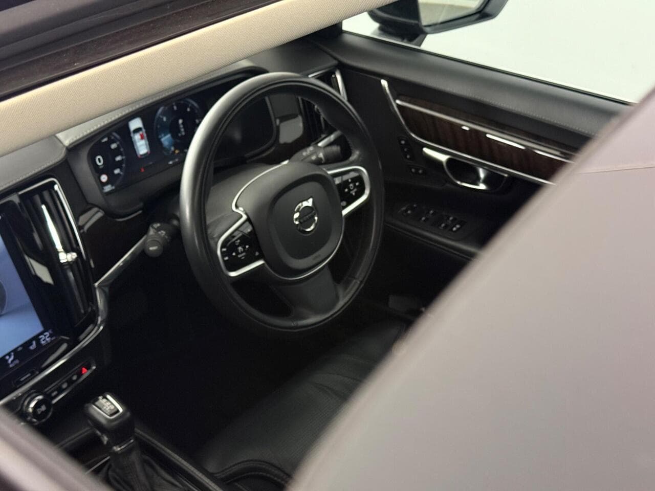 Volvo V90 thumbnail Interior Front