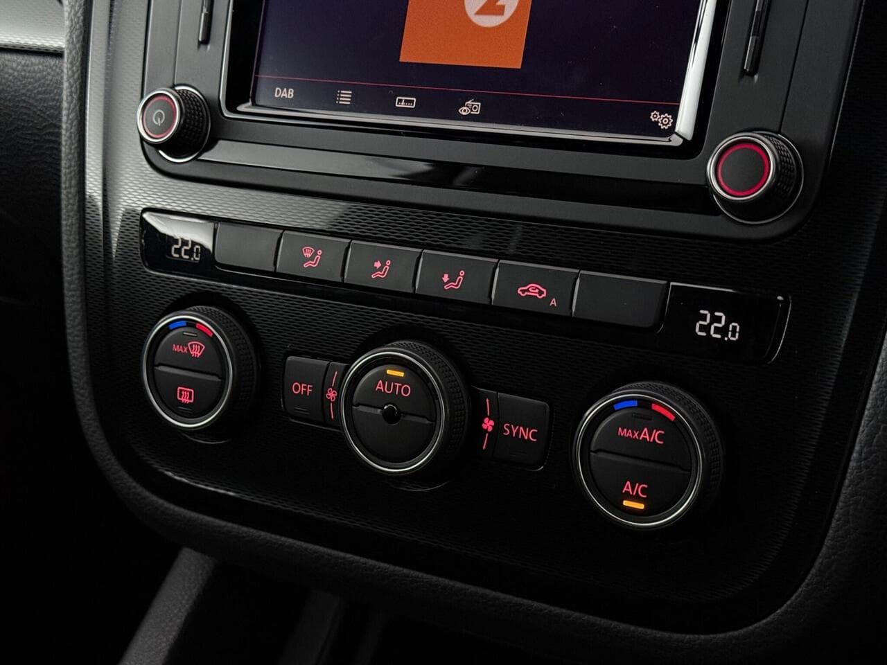Volkswagen Scirocco thumbnail Infotainment System
