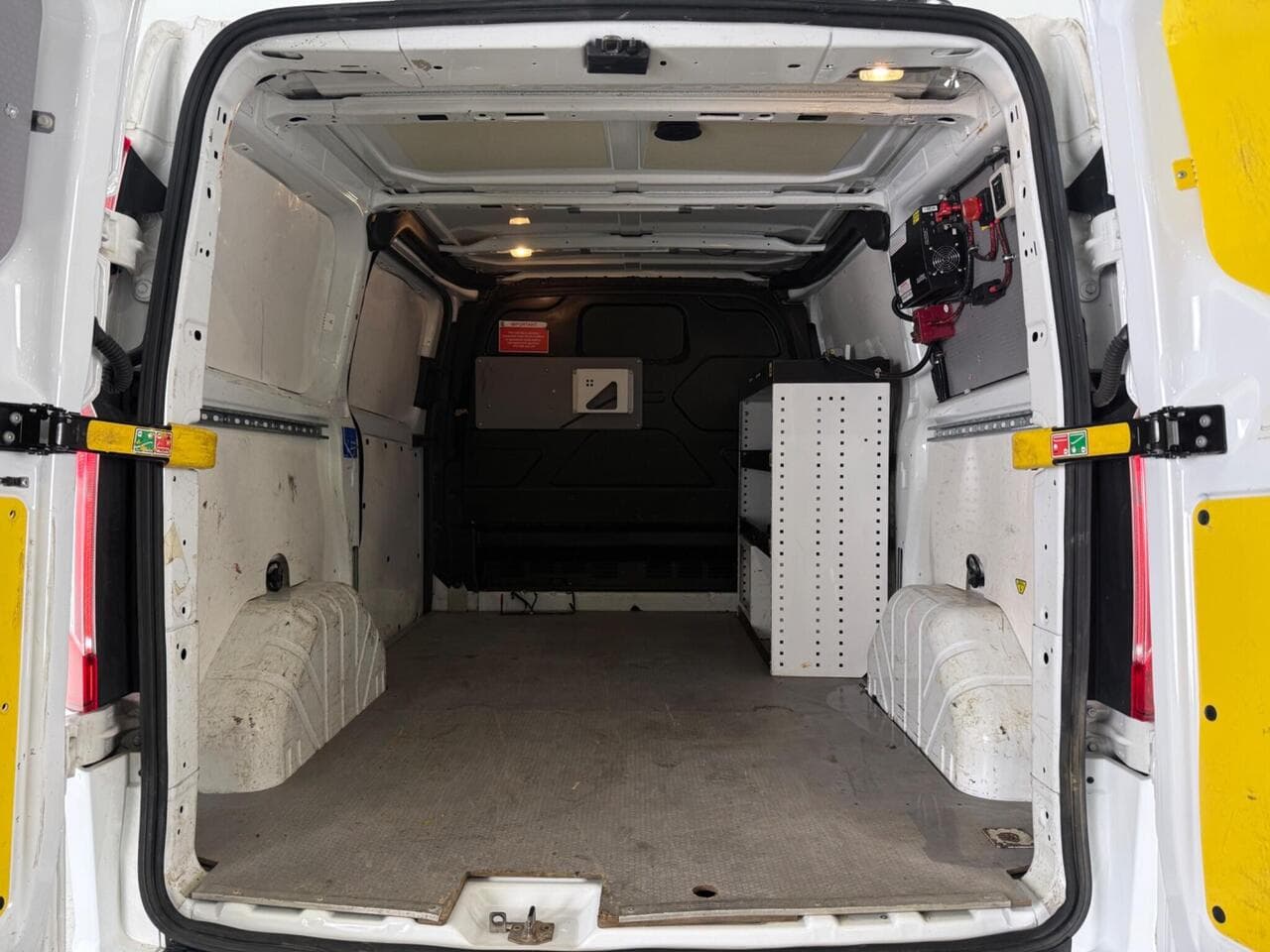Ford Transit Custom thumbnail Cargo Space