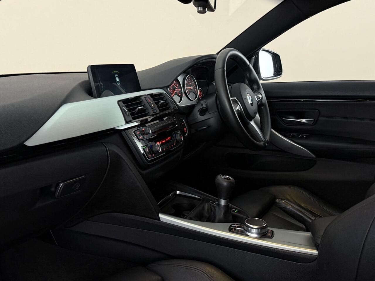 BMW 4 Series Gran Coupe thumbnail Interior Front