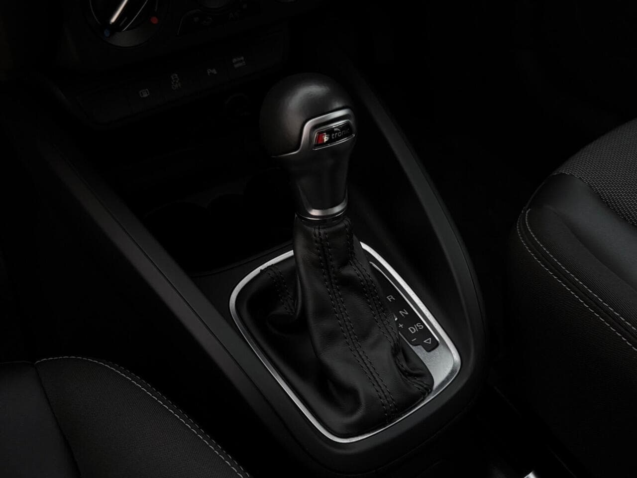 Audi A1 thumbnail Interior Front