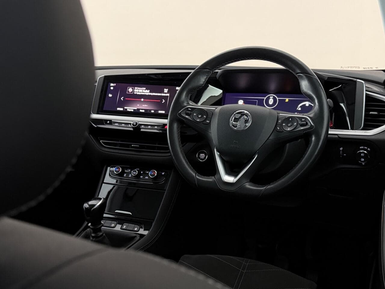 Vauxhall Grandland thumbnail Interior Front