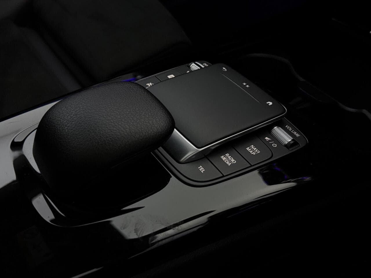 Mercedes-Benz CLA thumbnail Misc Controls