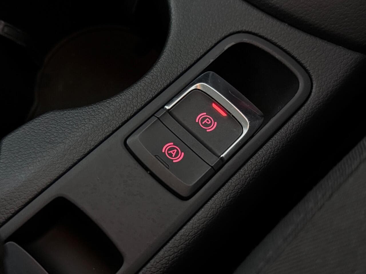 Audi Q3 thumbnail Misc Controls