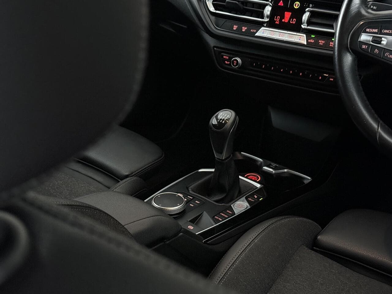 BMW 1 Series thumbnail Interior Front