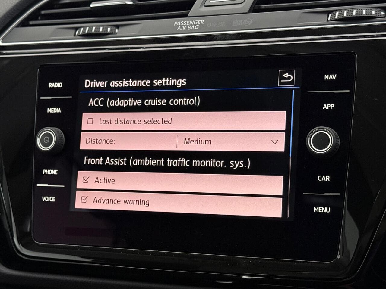 Volkswagen Touran thumbnail Infotainment System