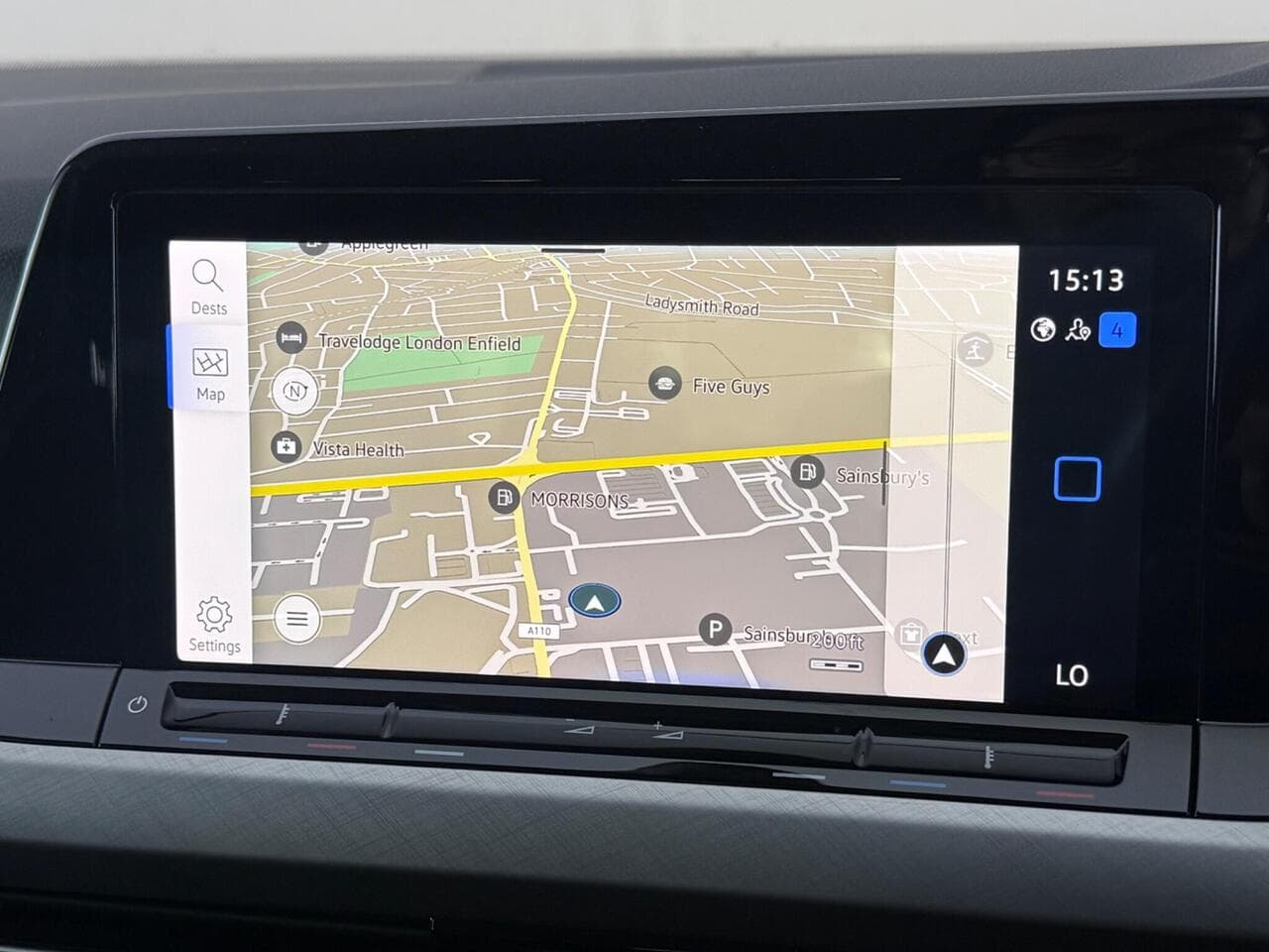 Volkswagen Golf thumbnail Infotainment System