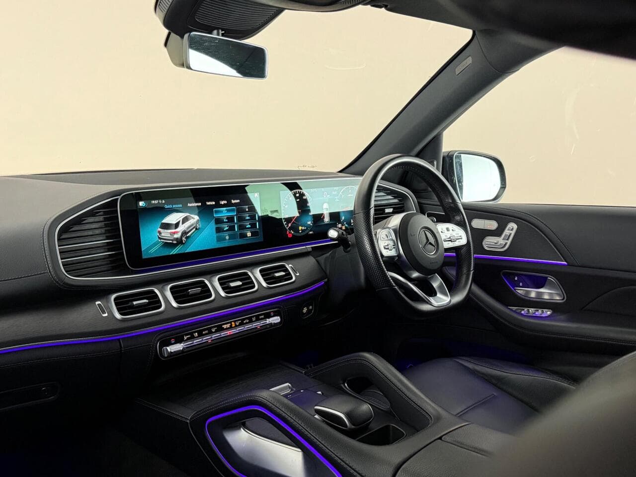 Mercedes-Benz GLE thumbnail Interior Front