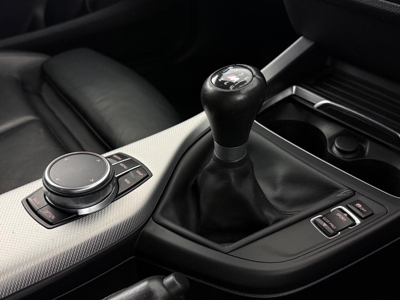 BMW 1 Series thumbnail Interior Front