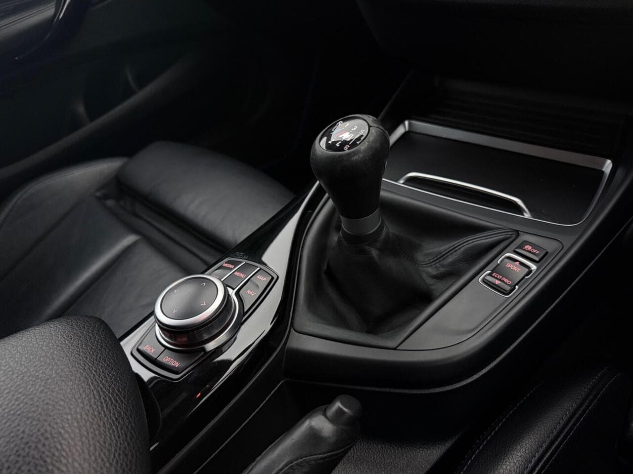 BMW 1 Series thumbnail Interior Front