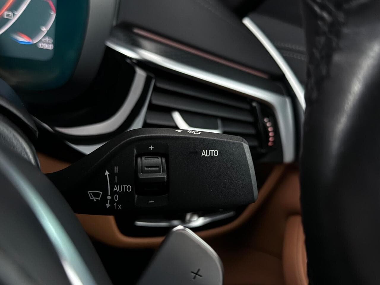 BMW 5 Series thumbnail Misc Controls
