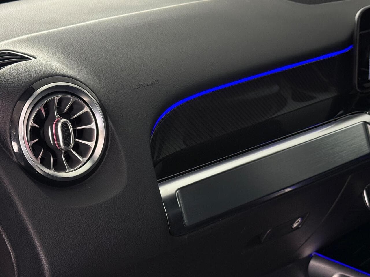 Mercedes-Benz GLB thumbnail Misc Controls