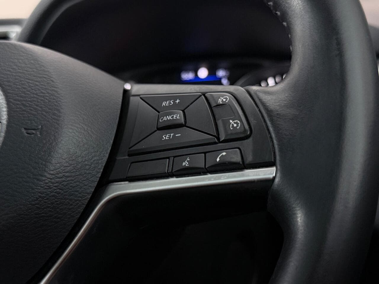 Nissan Qashqai thumbnail Misc Controls