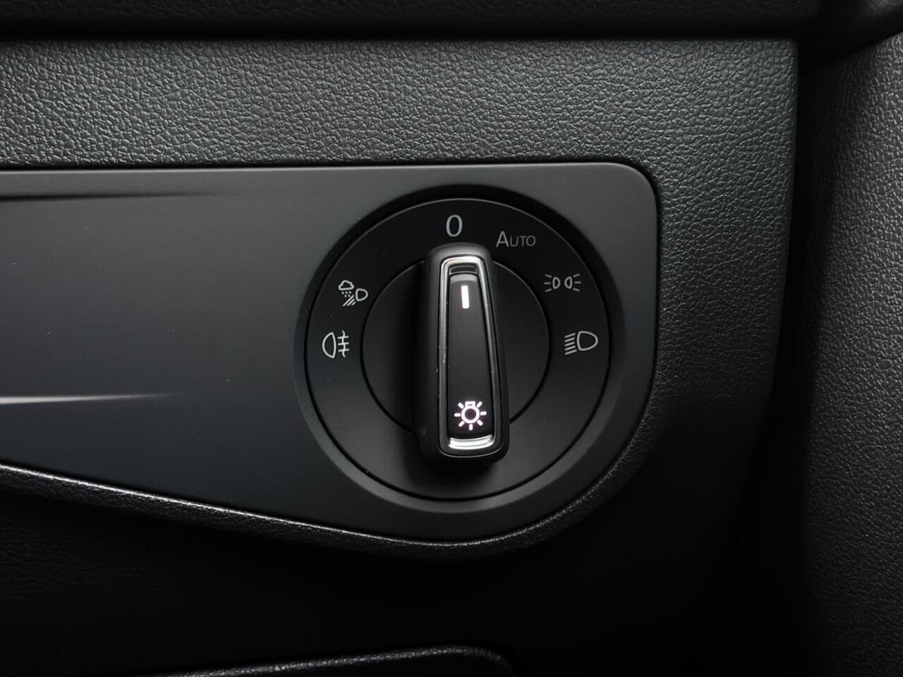 Volkswagen Tiguan thumbnail Misc Controls
