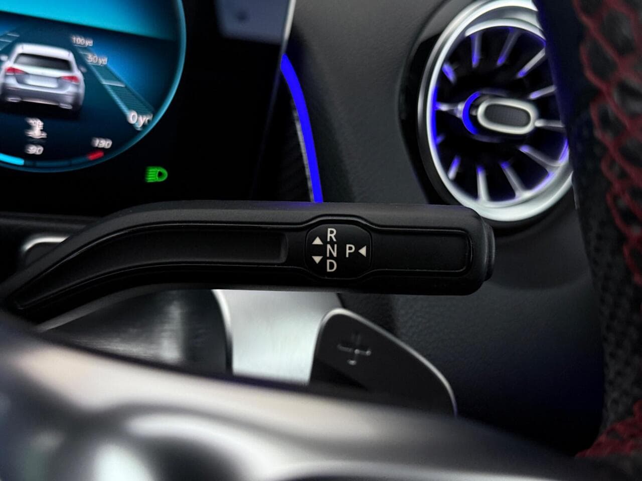 Mercedes-Benz GLB thumbnail Misc Controls