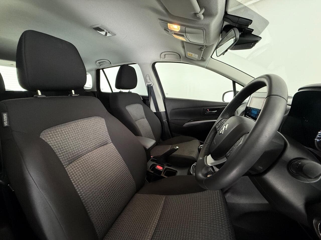 Suzuki S-Cross thumbnail Seat Driver