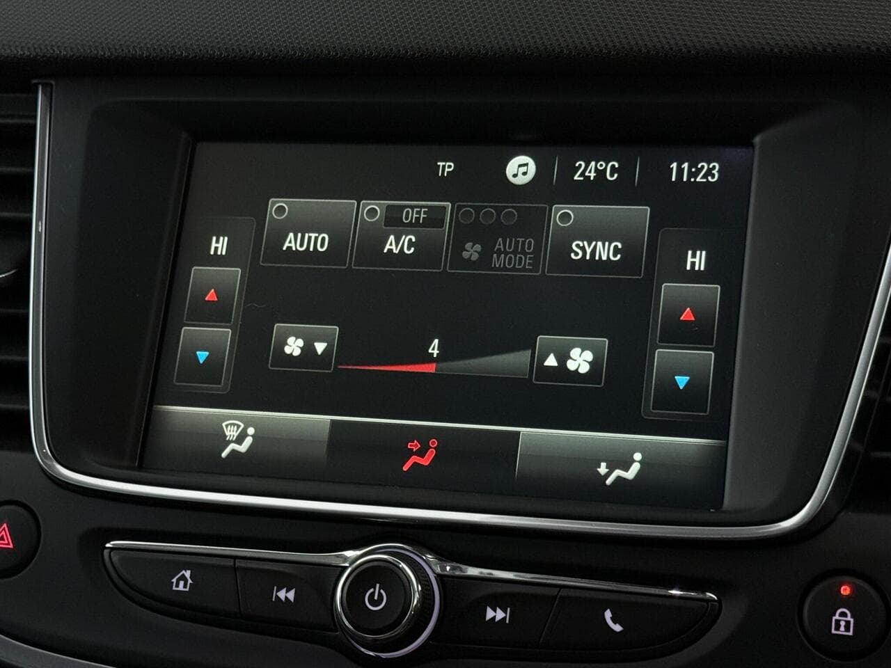 Vauxhall Crossland X thumbnail Infotainment System