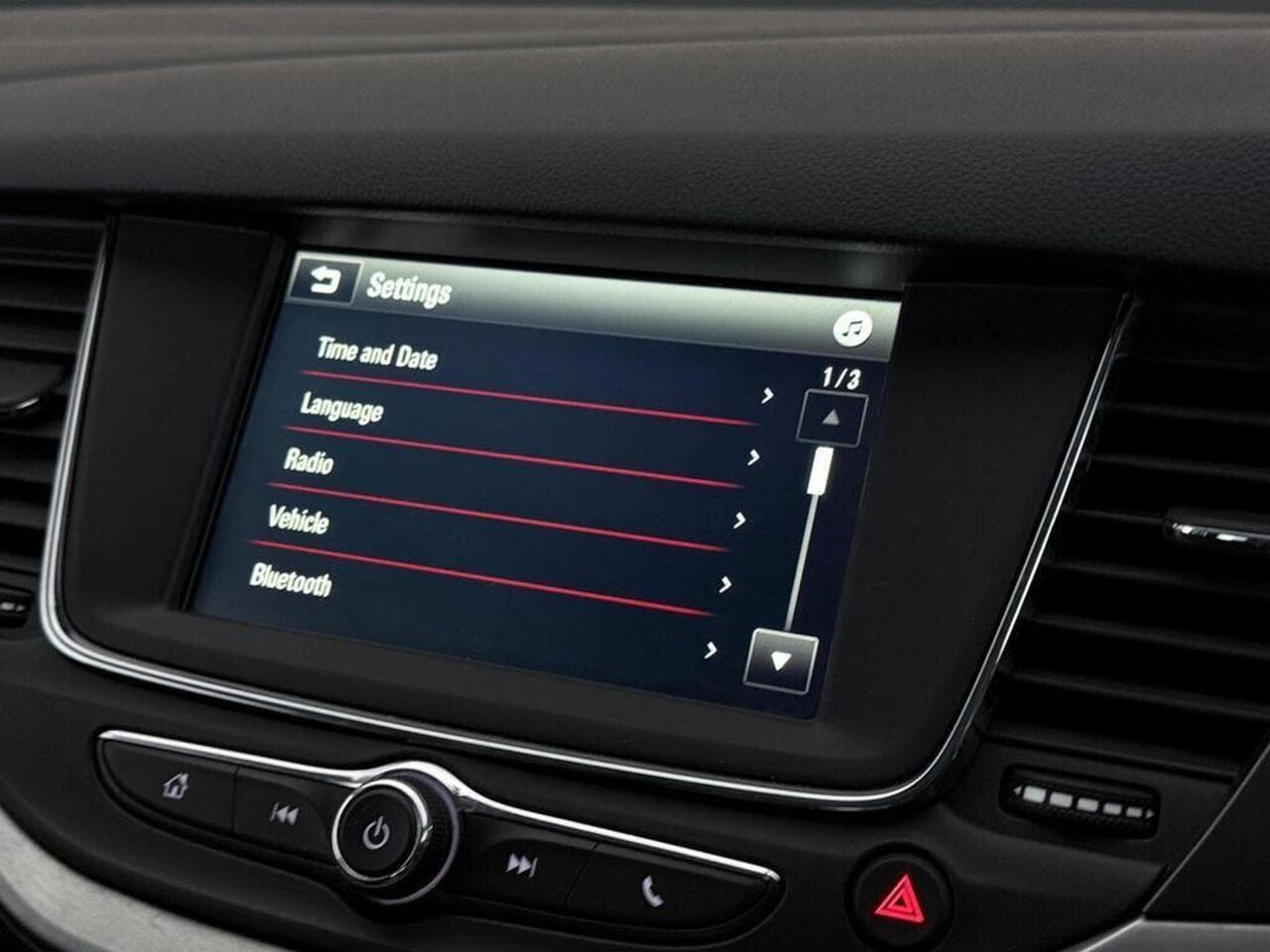 Vauxhall Astra thumbnail Infotainment System