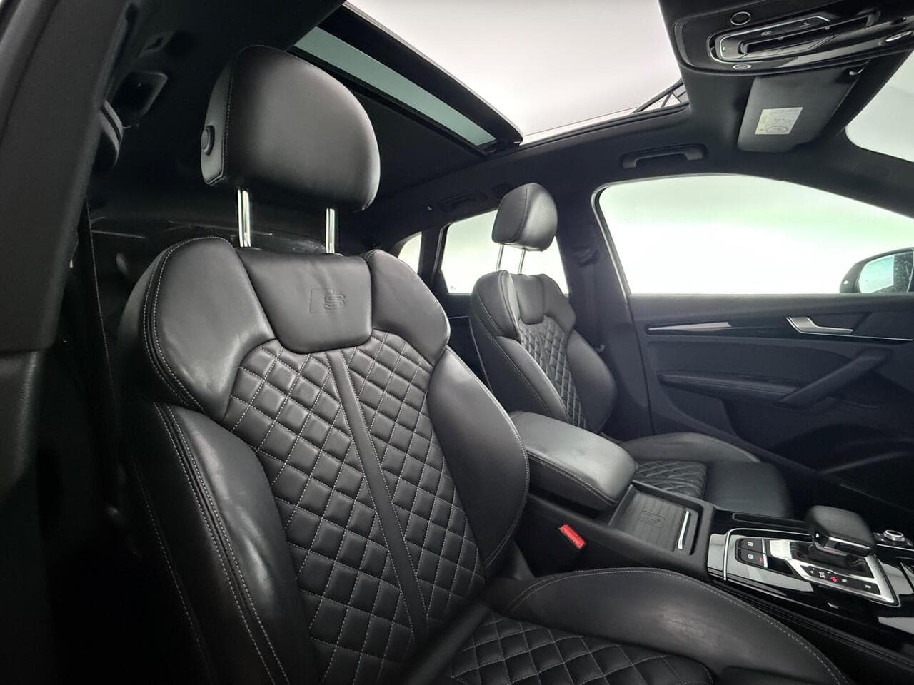Audi Q5 thumbnail Seat Driver
