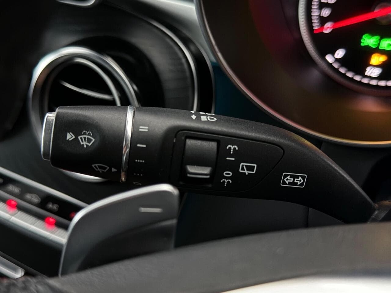 Mercedes-Benz GLC thumbnail Misc Controls