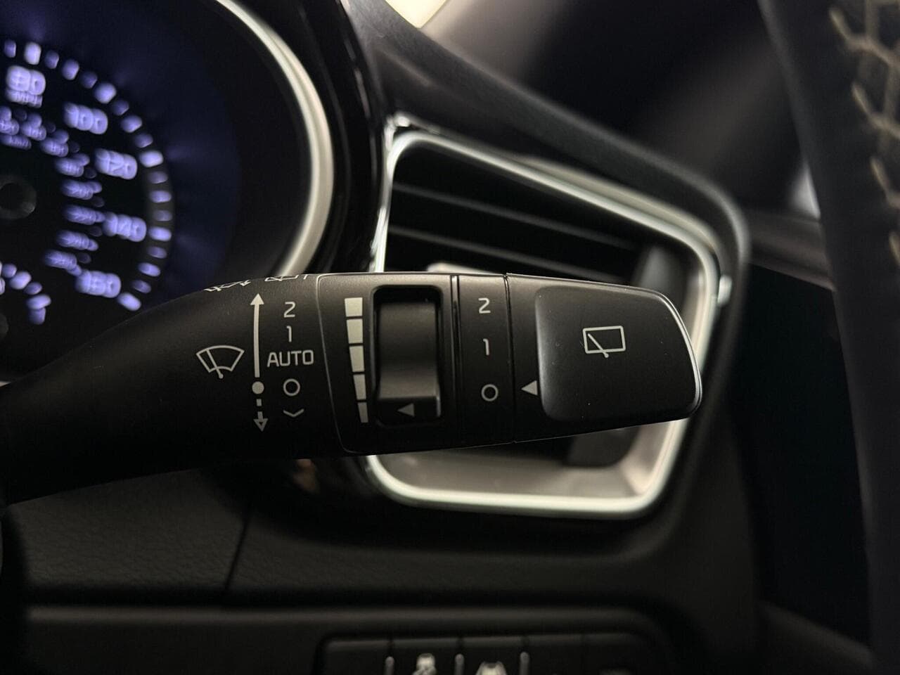 Kia Ceed thumbnail Misc Controls