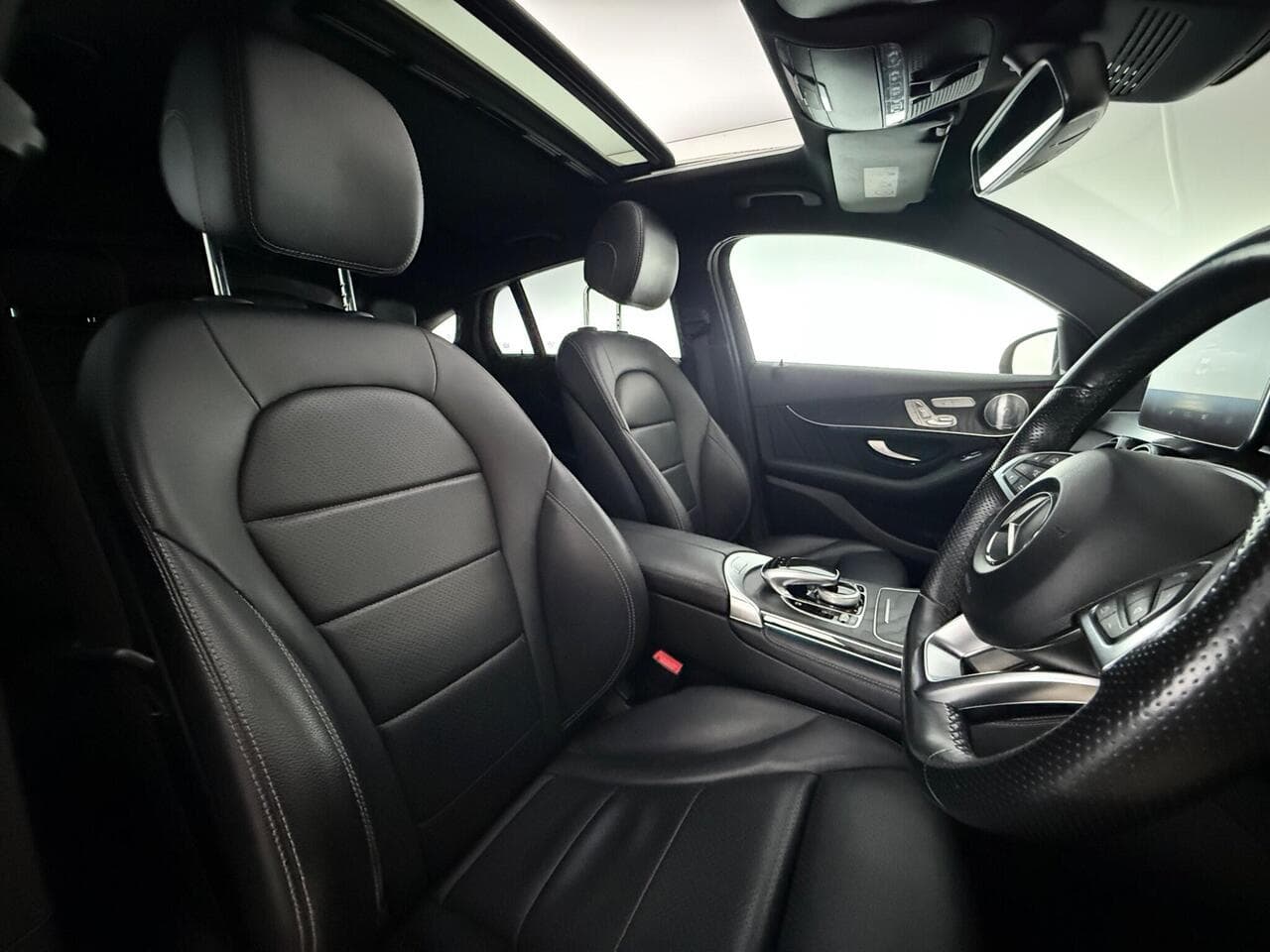 Mercedes-Benz GLC thumbnail Seat Driver