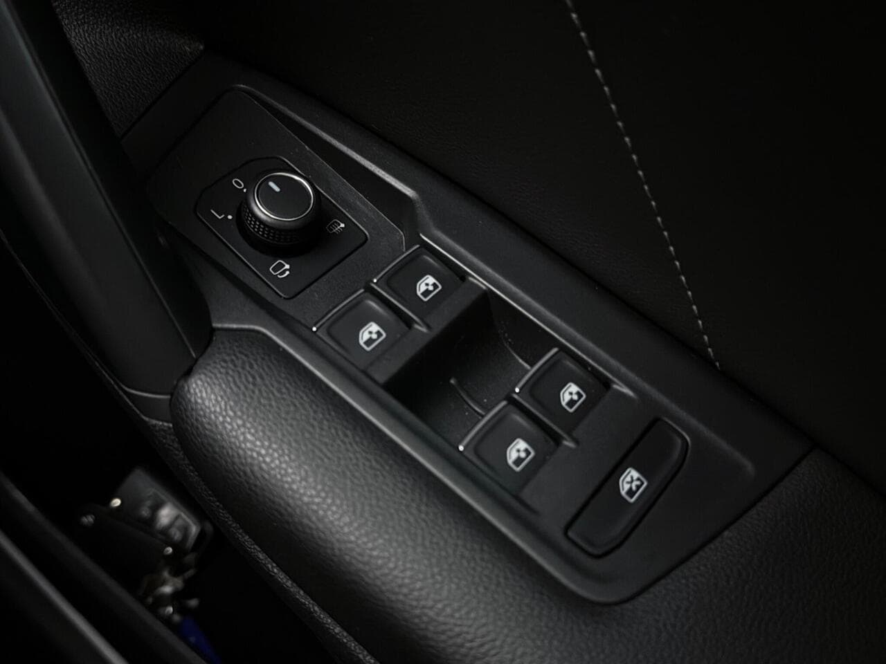 Volkswagen Tiguan thumbnail Misc Controls
