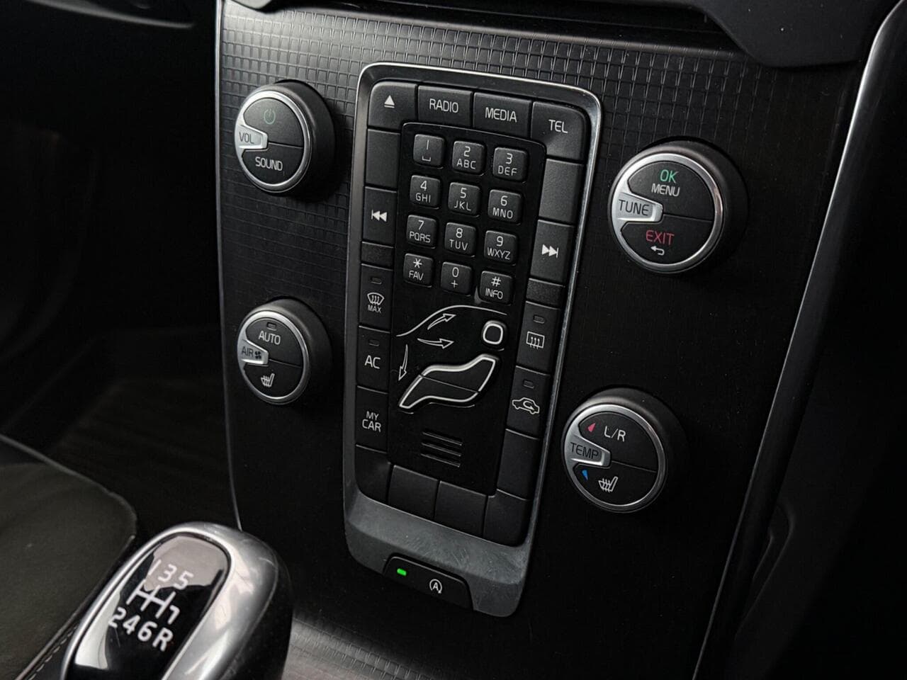 Volvo V40 thumbnail Misc Controls