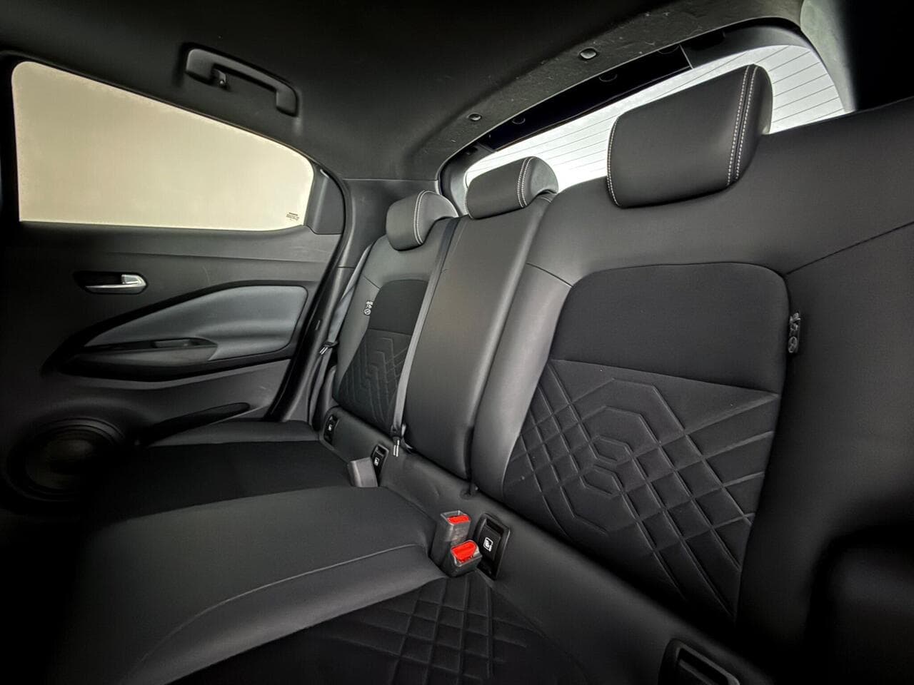 Nissan Juke thumbnail Seats Rear