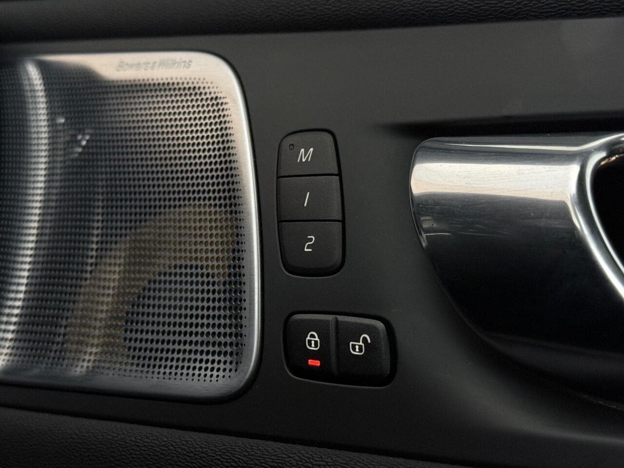 Volvo XC60 thumbnail Misc Controls