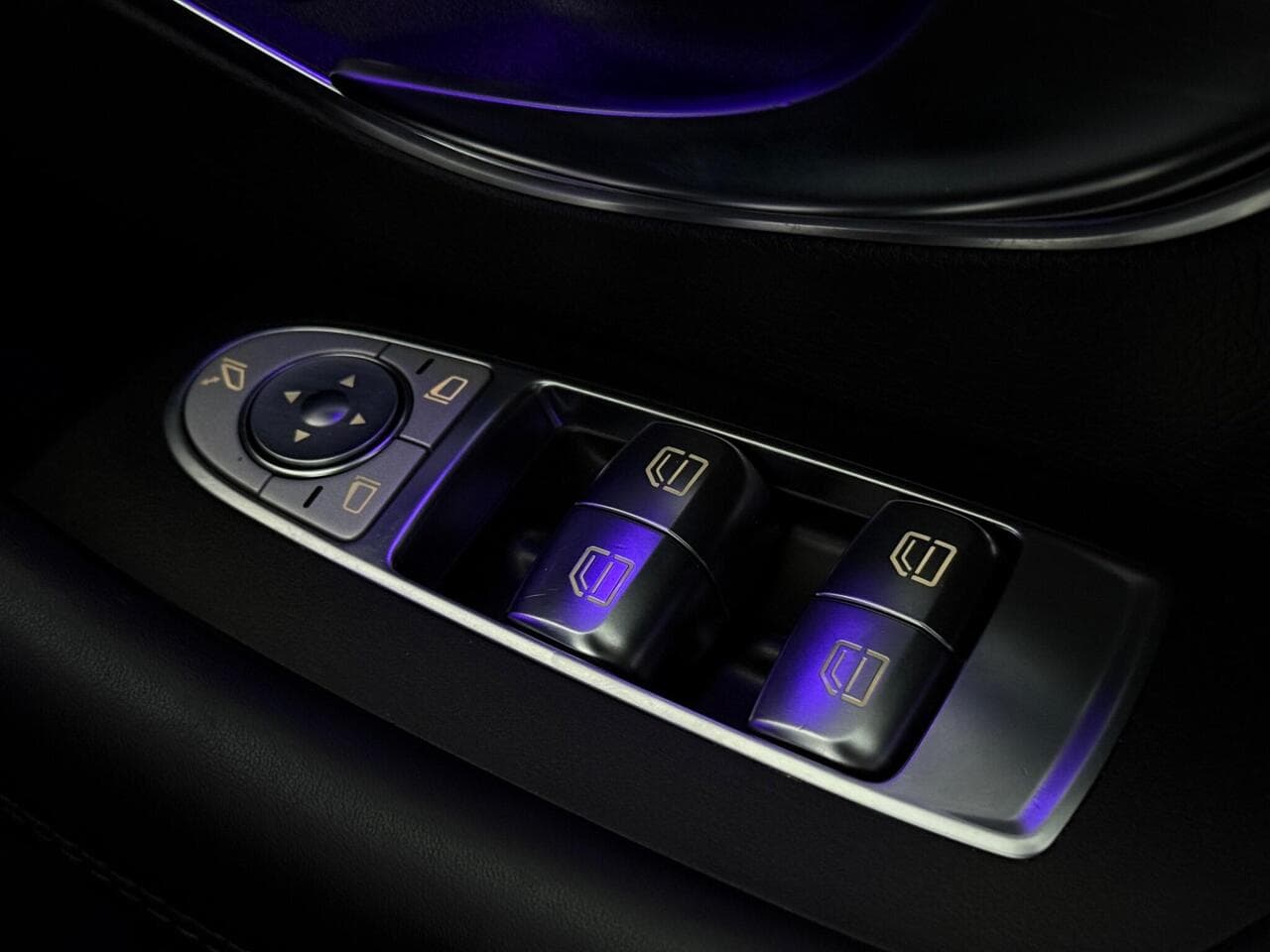 Mercedes-Benz E Class thumbnail Misc Controls