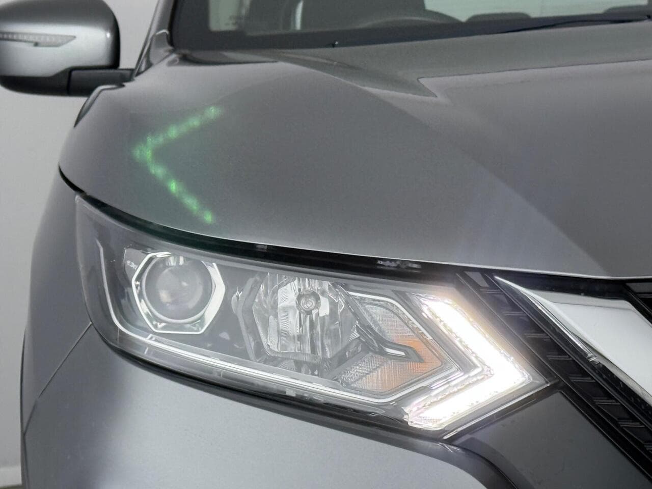 Nissan Qashqai thumbnail Lights Front