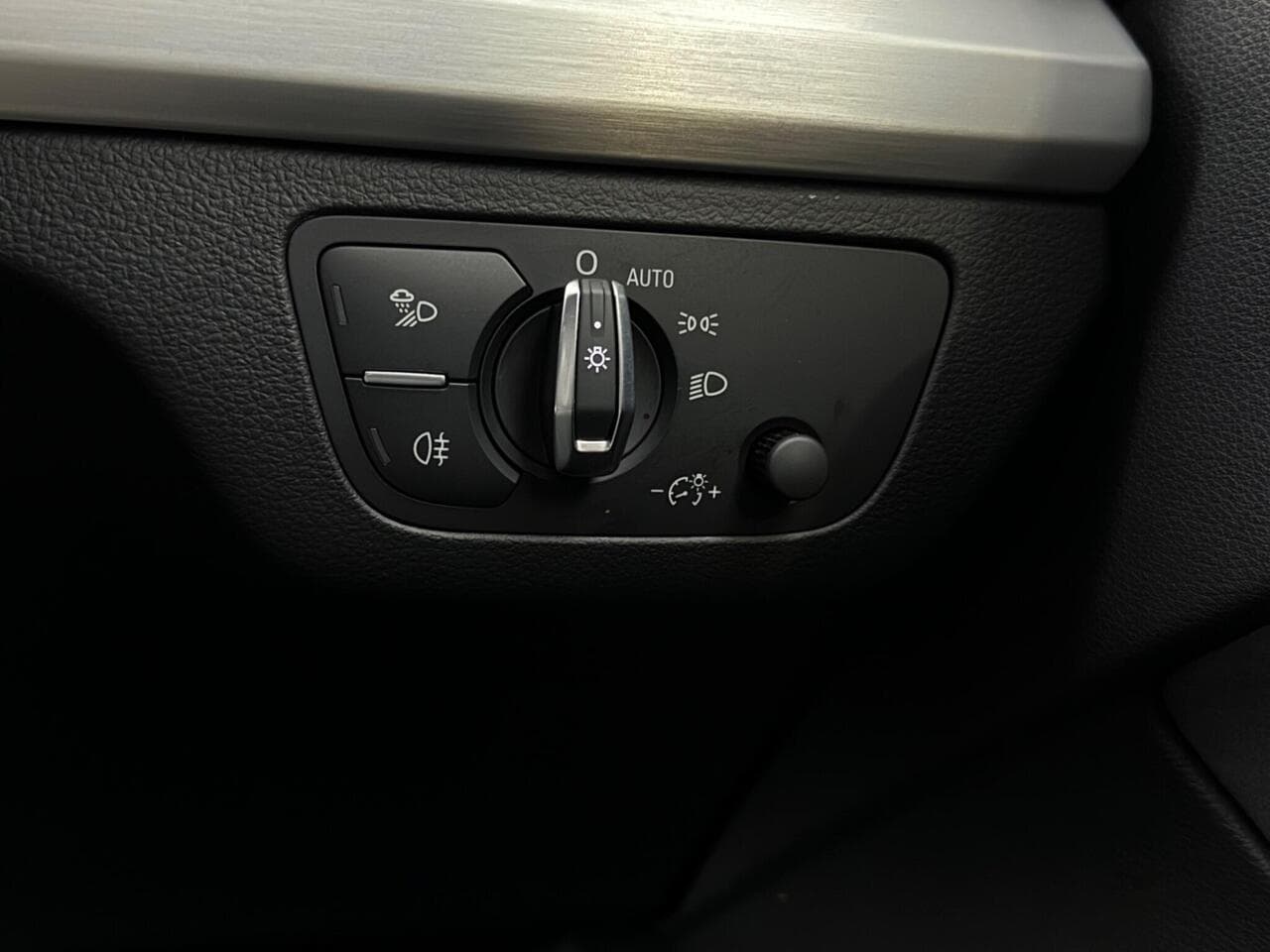 Audi Q5 thumbnail Misc Controls