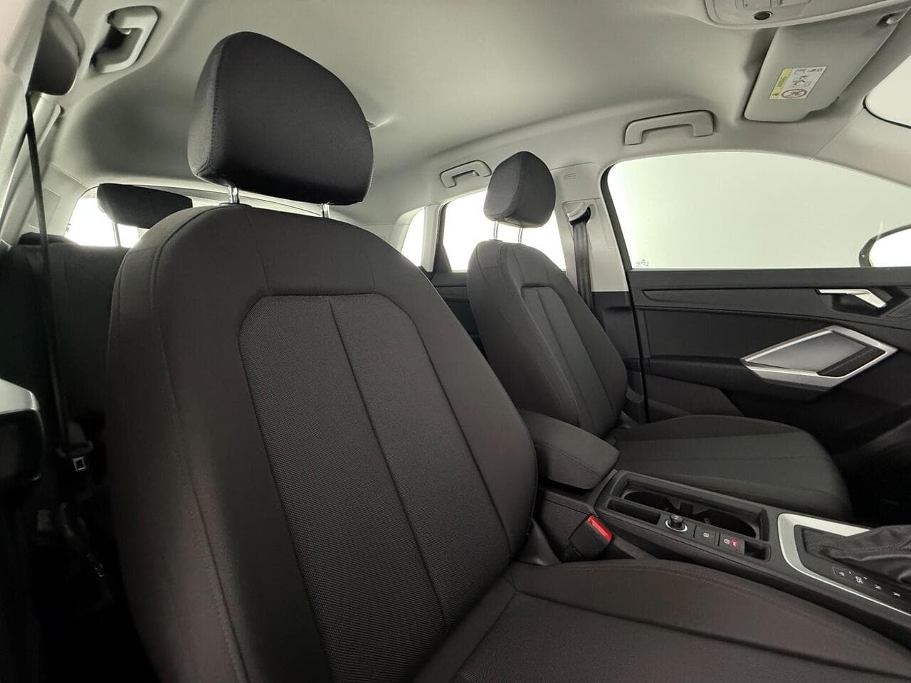Audi Q3 thumbnail Seat Driver