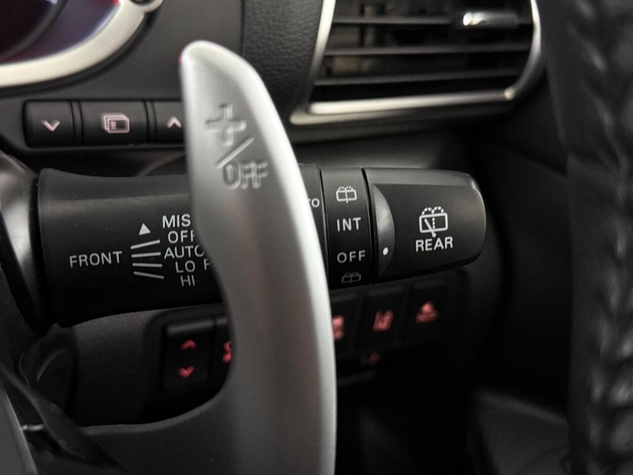 Mitsubishi Eclipse Cross thumbnail Misc Controls