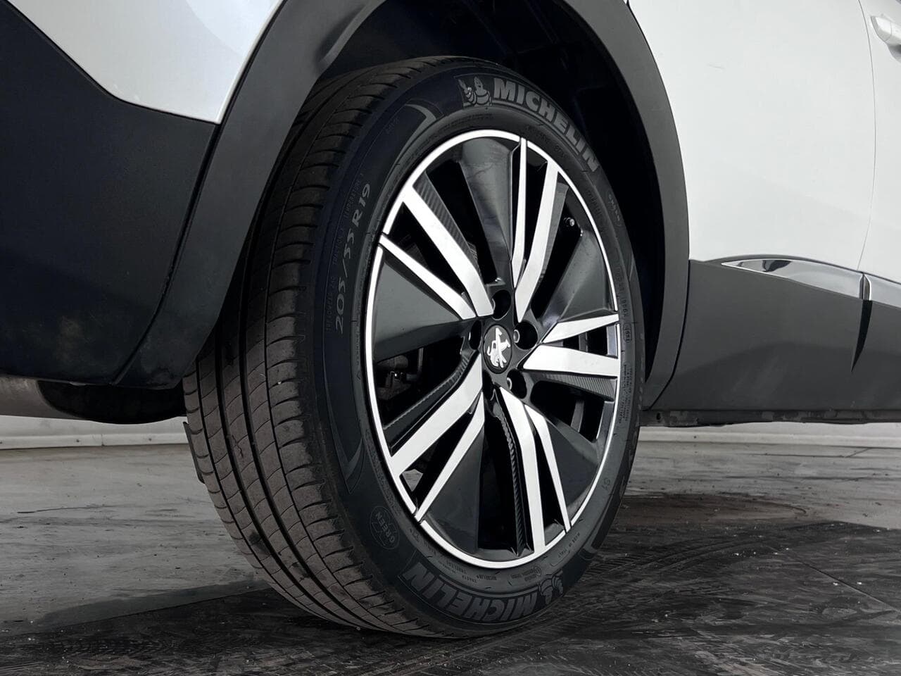 Peugeot 3008 thumbnail Wheel