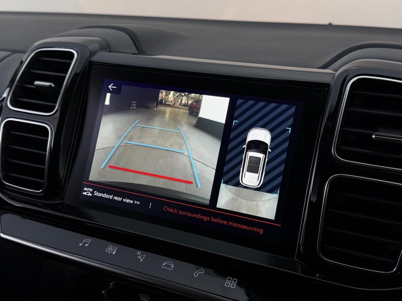 Citroen C5 Aircross thumbnail Infotainment System