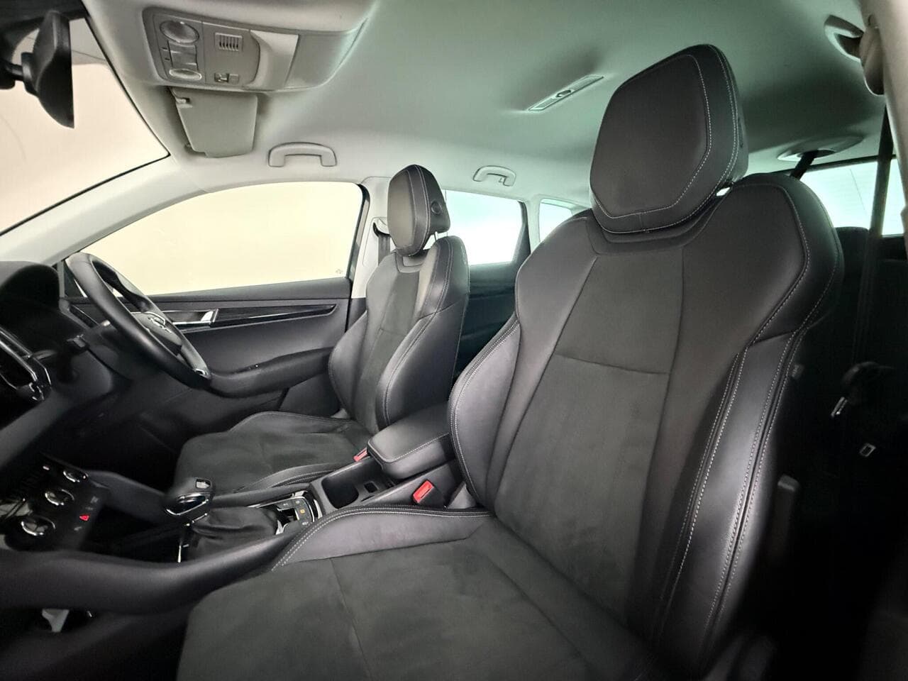 Skoda Karoq thumbnail Seat Front Passenger