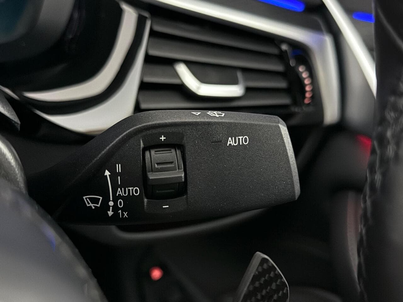 BMW 5 Series thumbnail Misc Controls