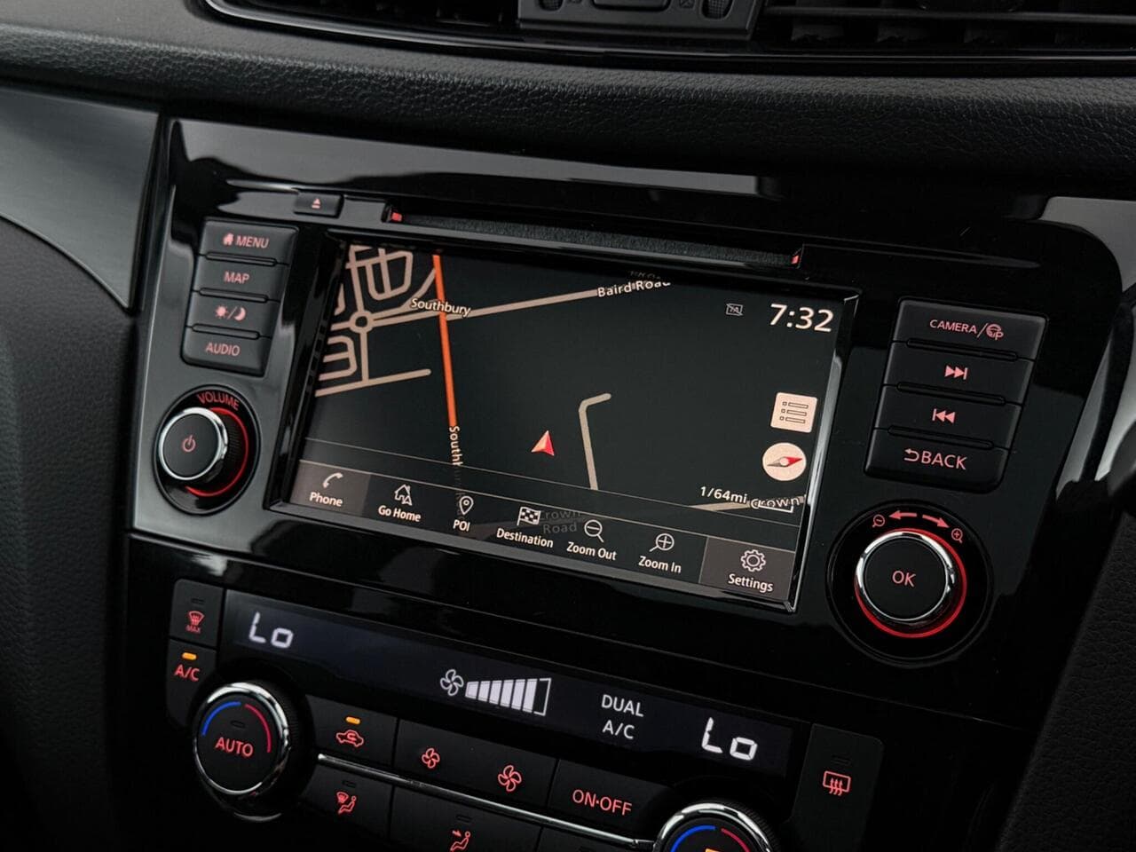 Nissan Qashqai thumbnail Infotainment System