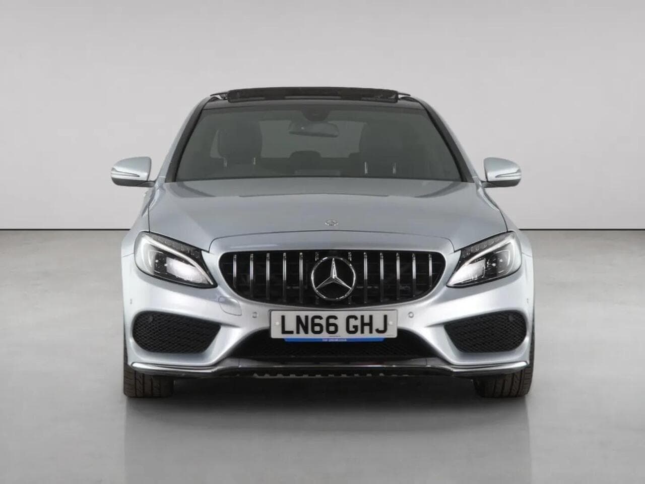 Mercedes-Benz C Class thumbnail Front