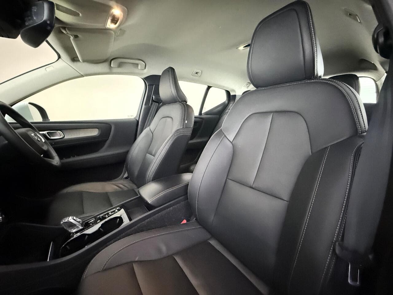 Volvo XC40 thumbnail Seat Front Passenger